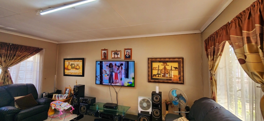 2 Bedroom Property for Sale in Oos Einde North West